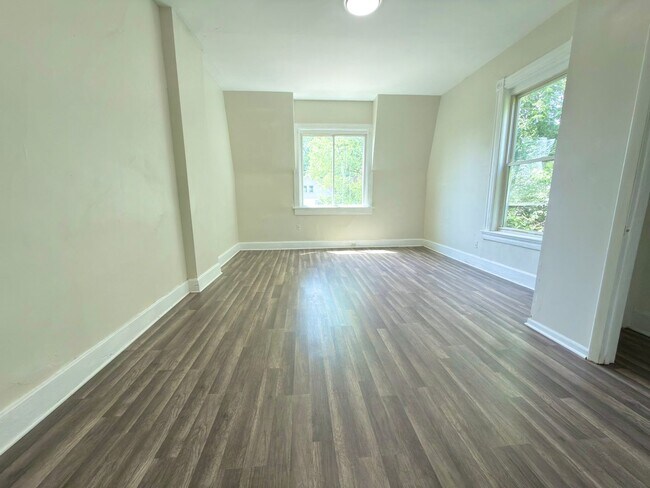 Building Photo - Updated 4-Bedroom Cincinnati Home | Ready to Move In!