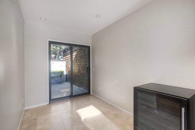 Building Photo - 2239 Del Mar Scenic Pkwy