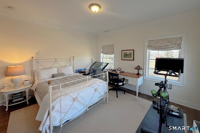 Building Photo - 860 Oldfield Road