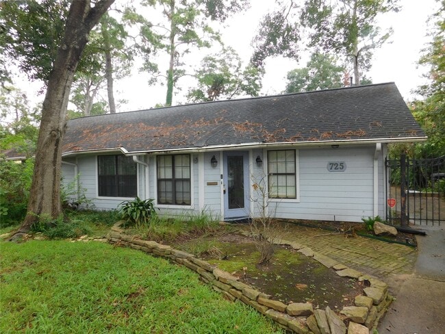 Building Photo - 725 W 42nd St