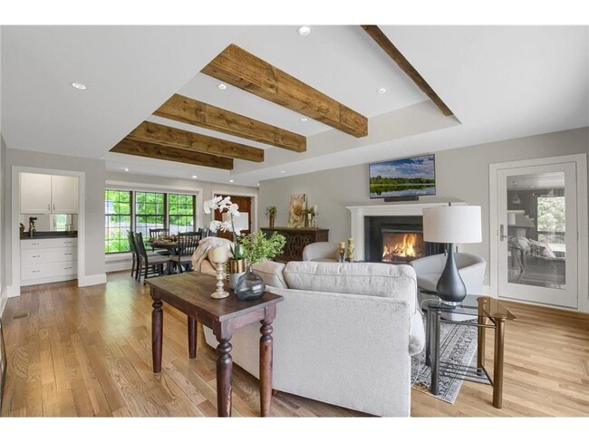 Building Photo - 3465 Deephaven Ave