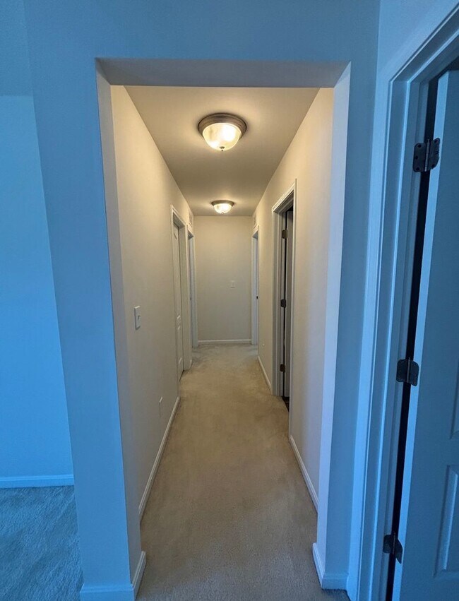 Building Photo - 3BR/2.5BA Home for Rent in Eastwood for Re...