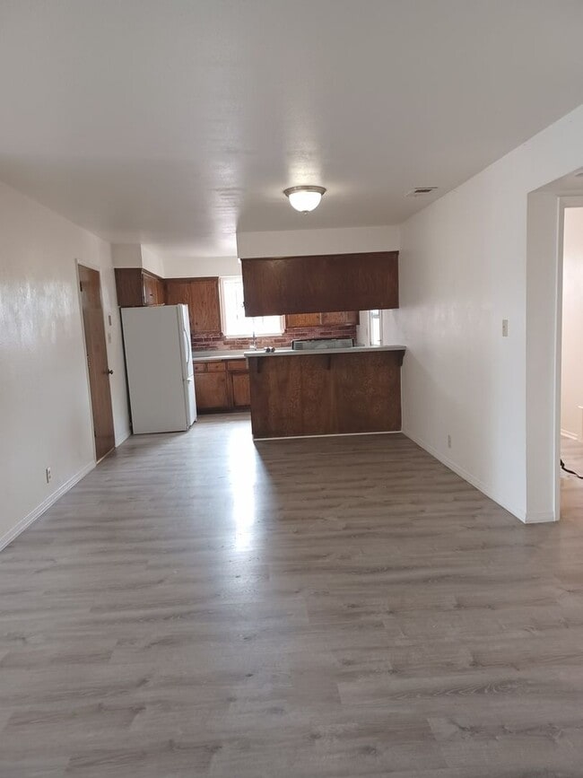 Building Photo - Charming 3BR,  2.5 Bath House in Grover Beach