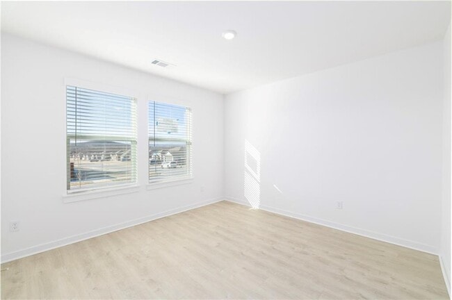 Building Photo - 581 Crystal Dr