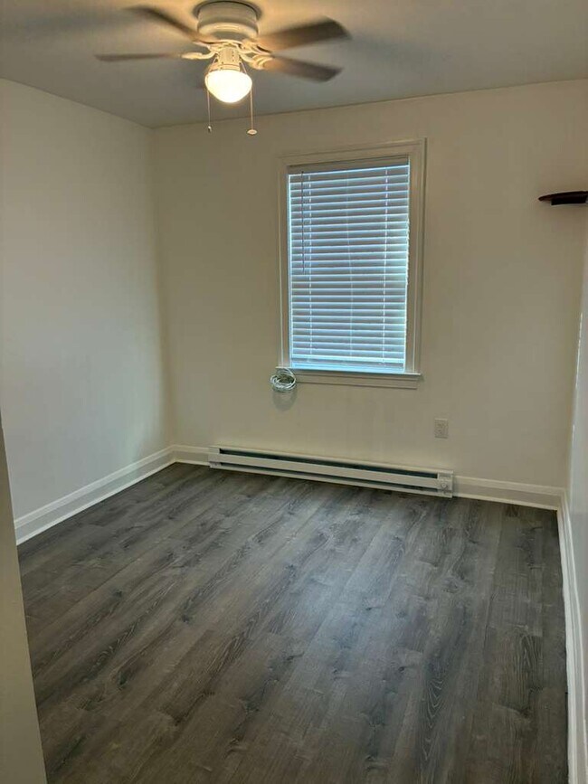 Building Photo - 4136