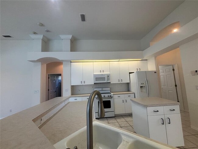 Building Photo - 3921 Talah Dr