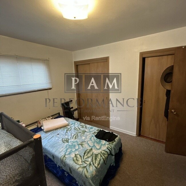 Building Photo - 2155 S 102nd St