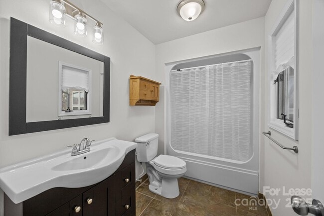 Building Photo - 130 Boulder Dr