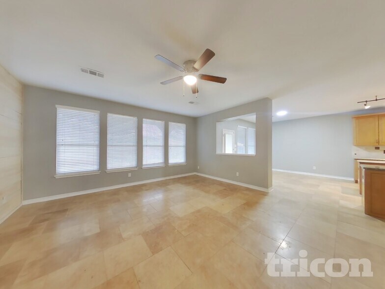 Building Photo - 2309 Green Creek Dr