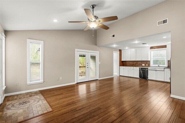 Building Photo - 18000 Lafayette Park Dr