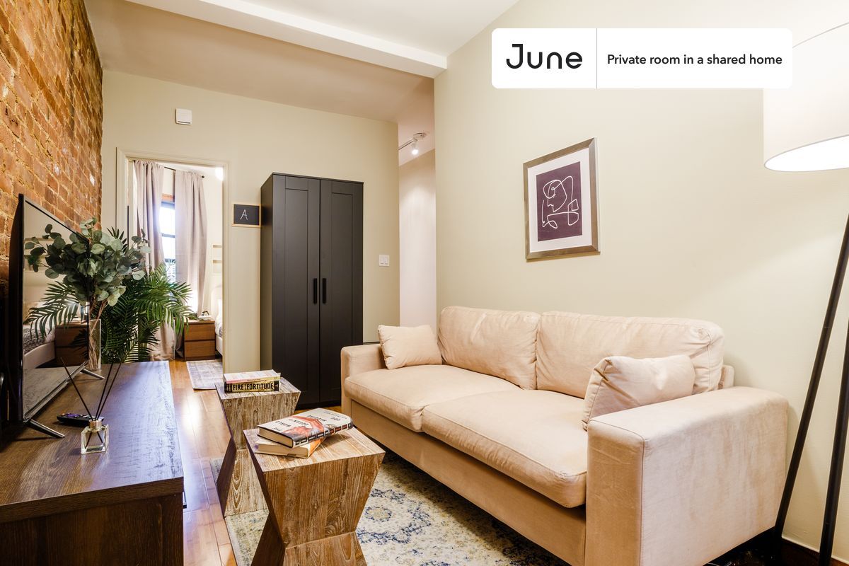 Building Photo - Room in Shared 3 bed/1 bath home in Hell's Kitchen