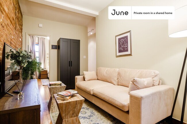 Building Photo - Room in Shared 3 bed/1 bath home