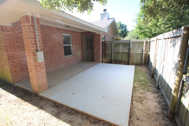 Building Photo - Coming Soon! Updated 3 Bedroom, 2 Bathroom home in Whitehouse ISD!