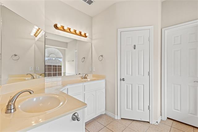 Building Photo - 613 Windward Dr