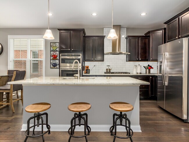 Building Photo - 1635 Castle Lawn Ct