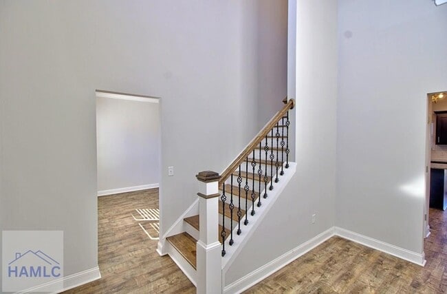 Building Photo - 326 Fairview Cir