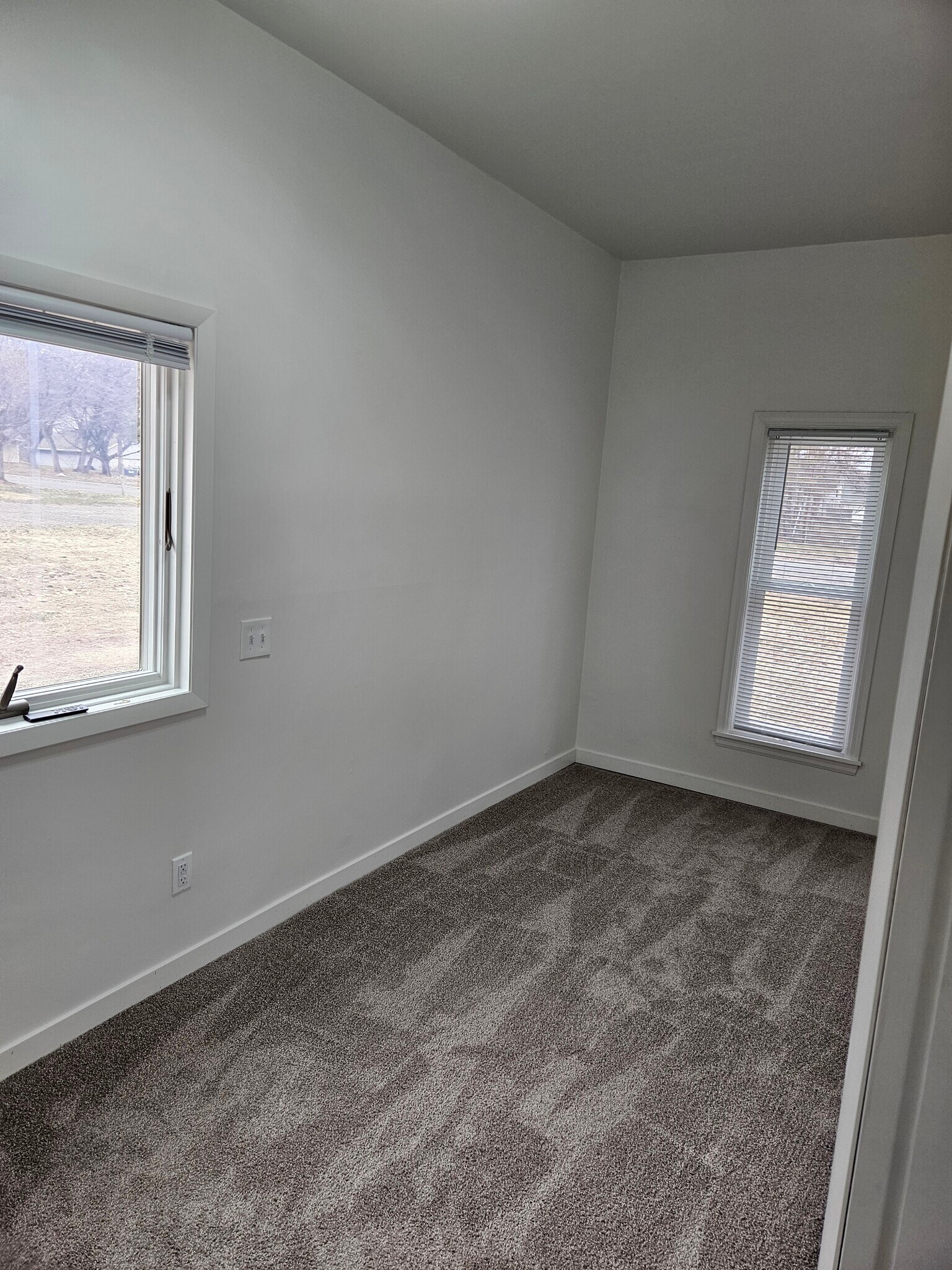 Building Photo - 5741 Maple St