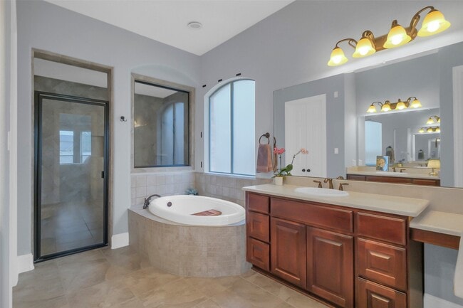 Building Photo - 2810 Red Maple Dr