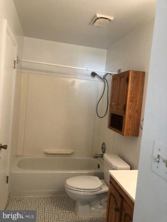 Building Photo - 14358 Springbrook Ct