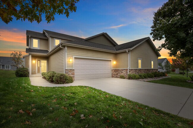 Building Photo - 407 Century Oak Dr