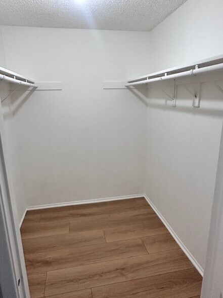 Building Photo - 14156 Oro Grande St