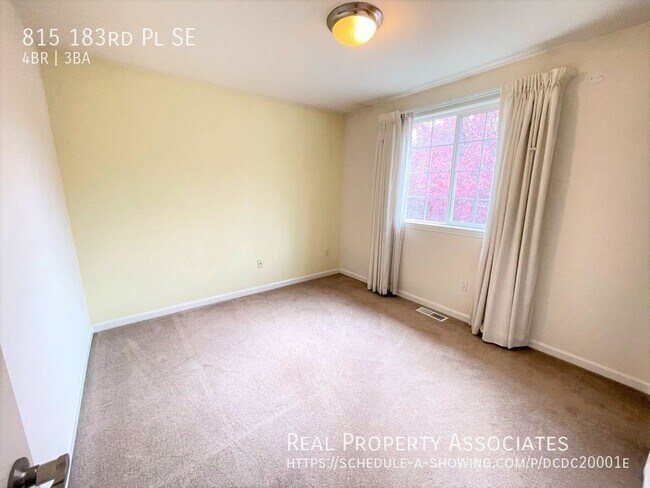 Building Photo - 815 183rd Pl SE