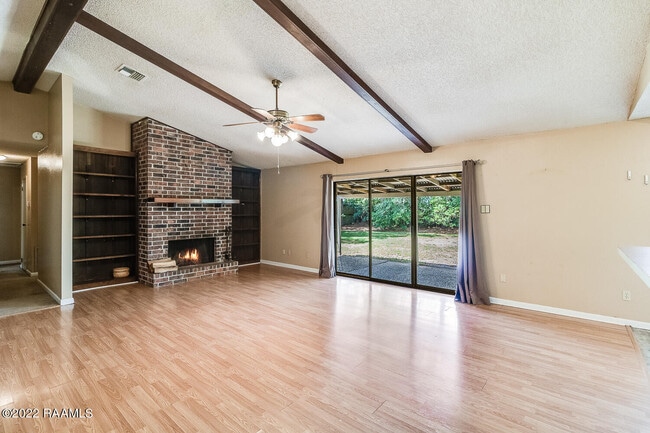 Building Photo - 103 Pinion Cir