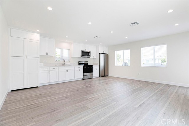 Building Photo - 7757 Van Noord Ave