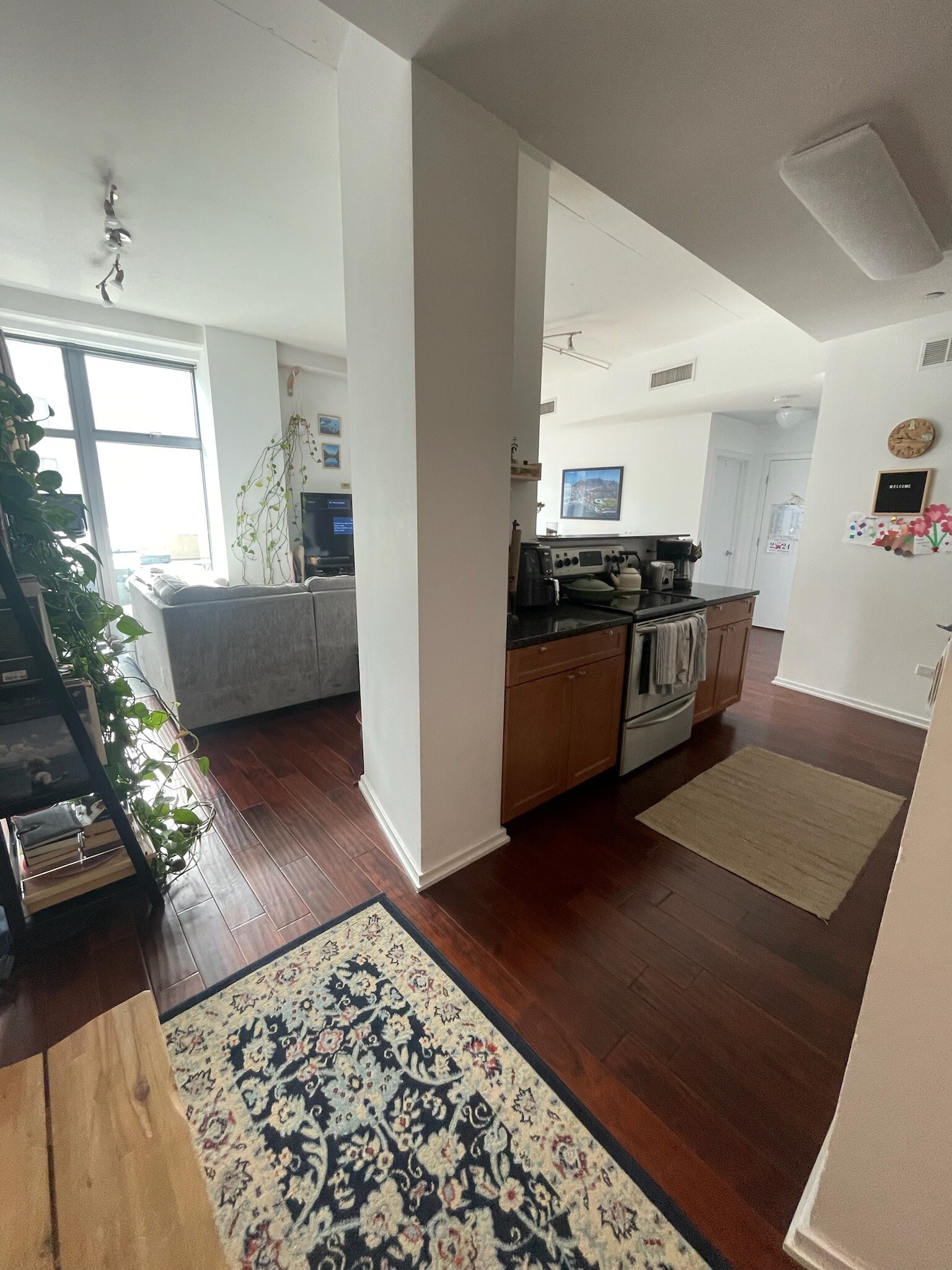 View from entryway/foyer - 1000 W Leland Ave