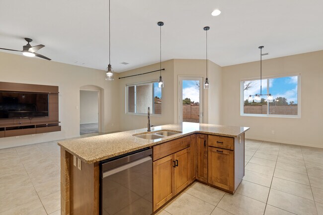 Building Photo - 1981 Sunview Ct