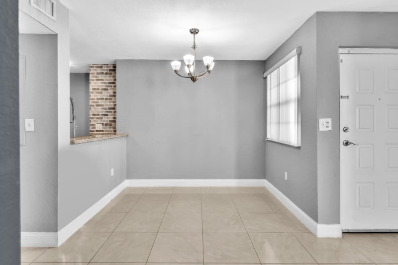 Building Photo - 2803 N Oakland Forest Dr