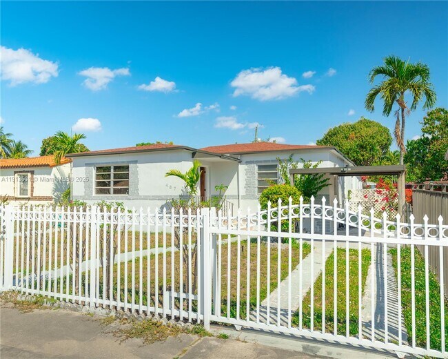 Building Photo - 467 SE 3rd St