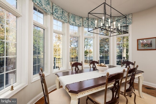 Building Photo - 2620 Love Point Rd