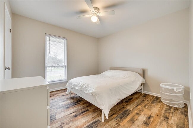 Building Photo - "Fully Furnished Charming 3-Bedroom Home in Pineville!"