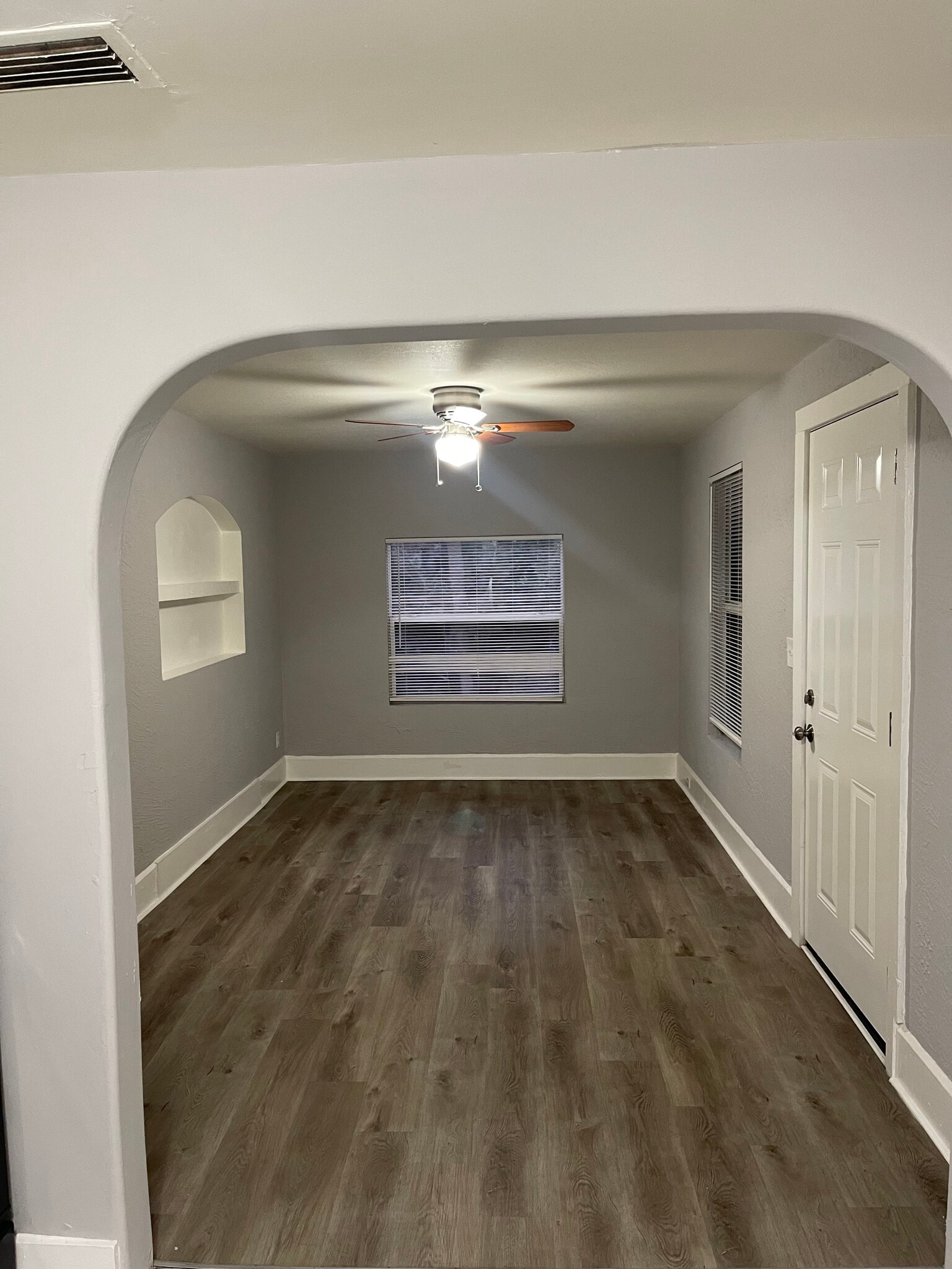 Building Photo - 776 14th Ave S