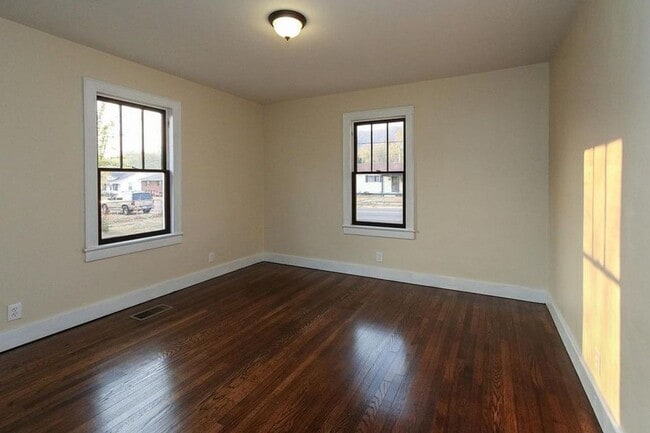 Building Photo - *****COMING SOON****Charming Home in North...