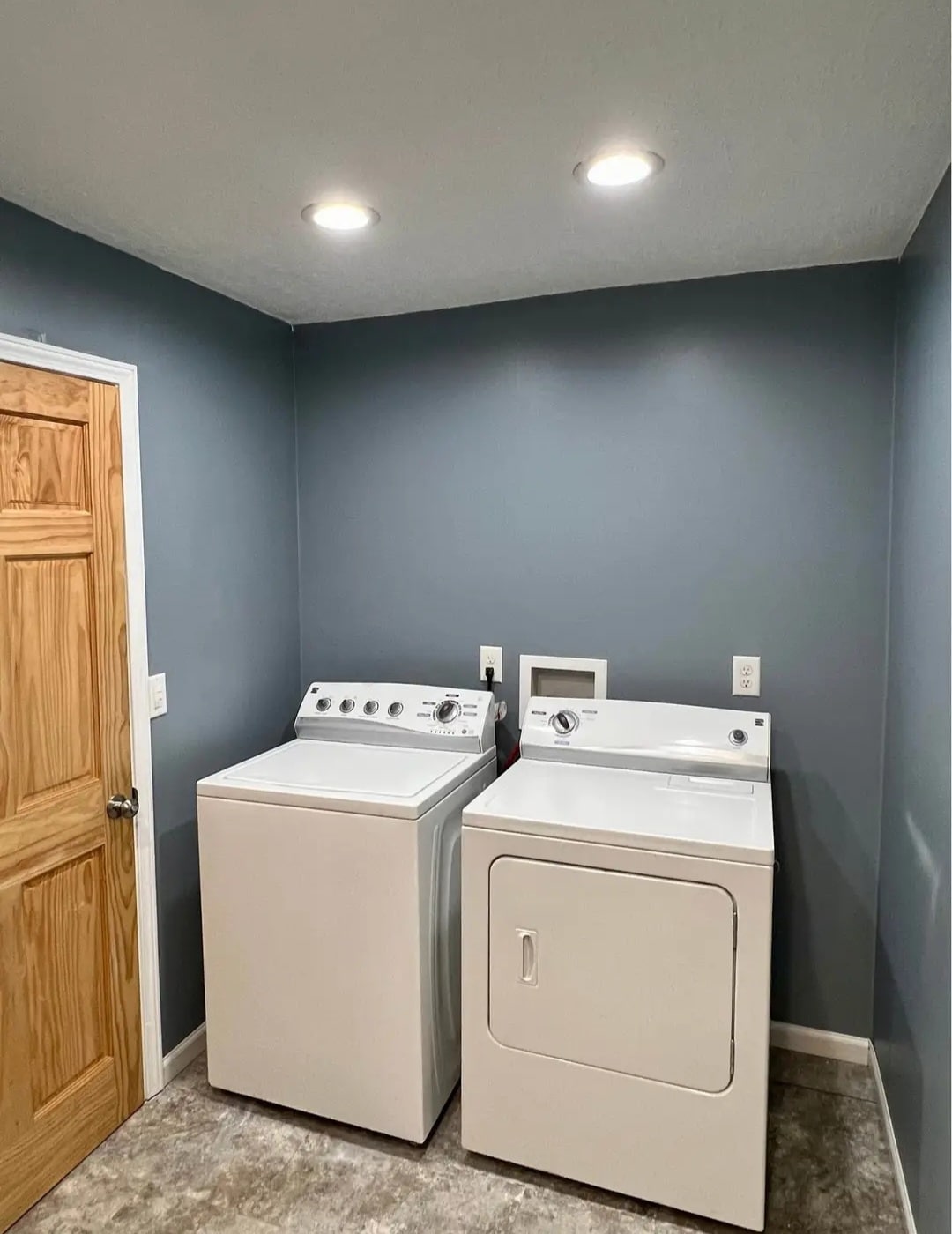 Separate Laundry Room (washer & Dryer included) - 306 Merchant St