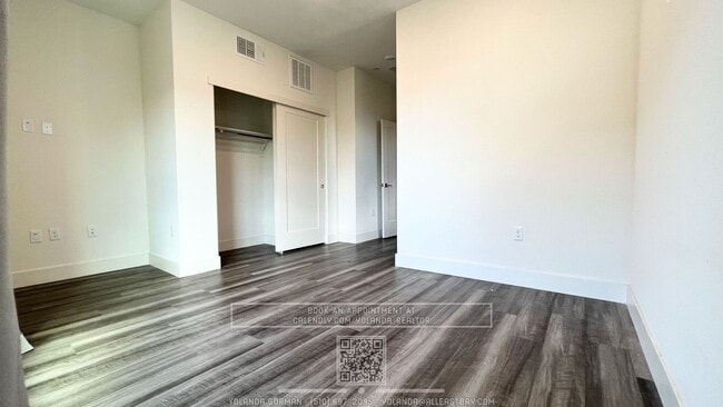 Building Photo - Modern Style and Sophistication, 2 En-Suite BR, 2.5 BA Townhouse with EV charging