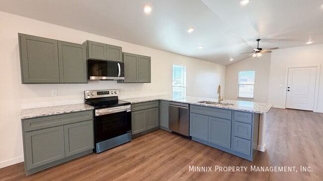 Building Photo - 2170 Langford Ave