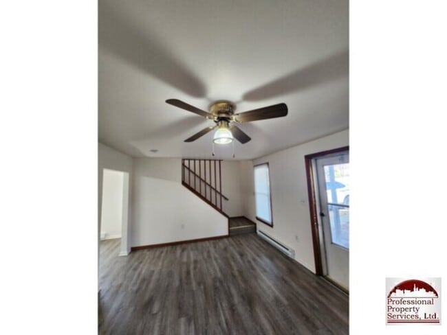 Building Photo - Country Living Near Commuter Routes