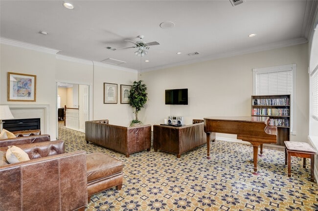 Building Photo - 2111 Welch St