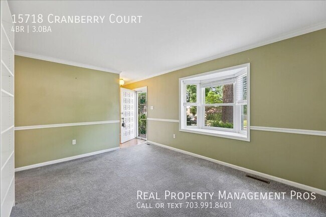 Building Photo - 15718 Cranberry Ct