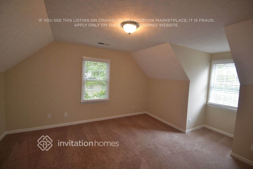 Building Photo - 3335 Revere Cir