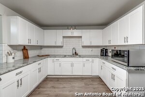 Building Photo - 5027 Blue Bonnet St