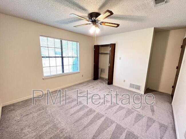 Building Photo - 3101 Brooken Hill Dr