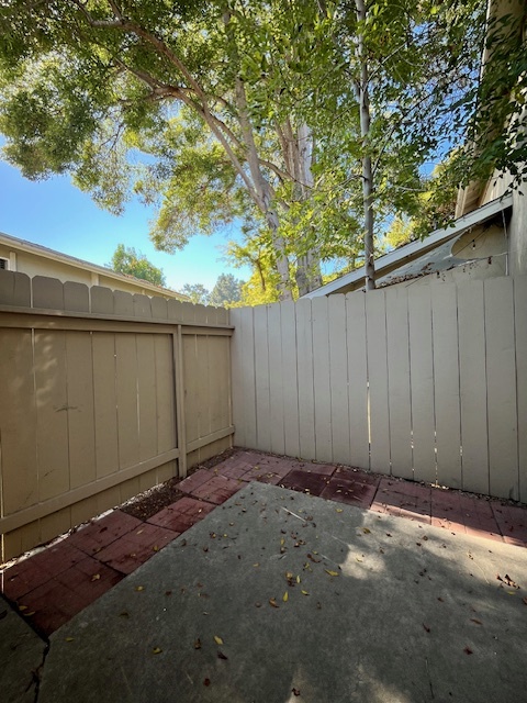 Outdoor patio with great sunlight - 7986 Camino Kiosco