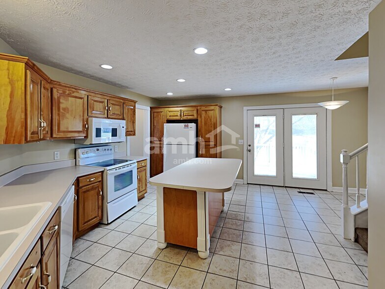 Building Photo - 305 Karlee Dr