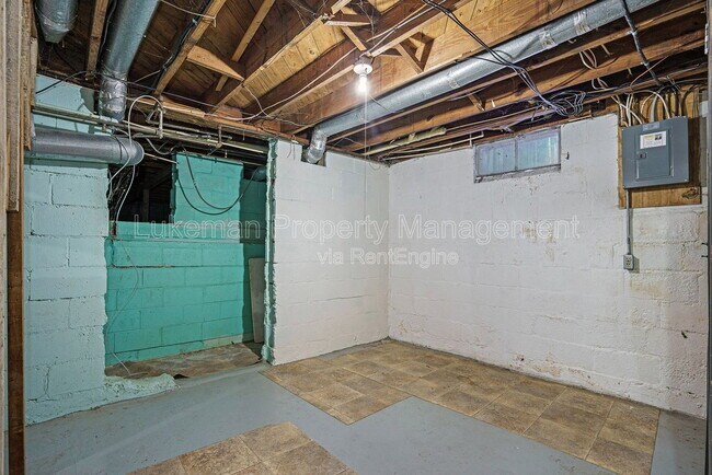 Building Photo - 2021 Academy St