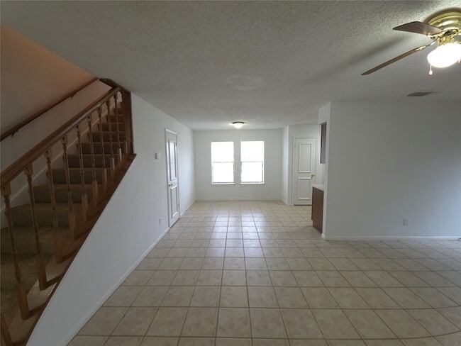 Building Photo - 7126 Deer Creek Ct