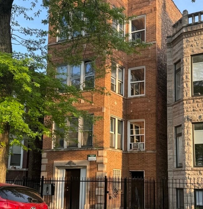 Building Photo - 4117 W Wilcox St